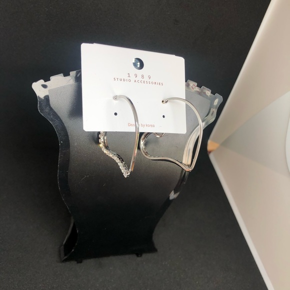 Earrings - Picture 8 of 8